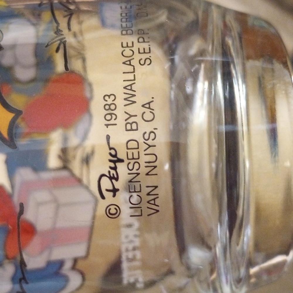 Vintage 1983 Smurf/Smurfette Collectible Glass by Peyer - Picture 4 of 4